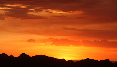 LAS CRUCES NEW MEXICO - SUNSET SEEN FROM ORGAN MOUNTAINS OF WEST MOUNTAINS (7).JPG