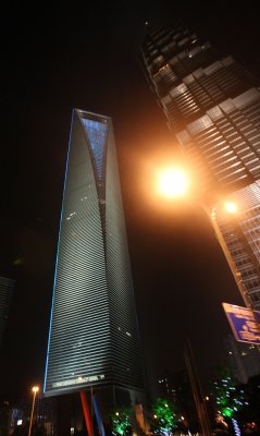 SHANGHAI NIGHT OUT - JINMAO TOWER AND WORLD FINANCIAL CENTER (3).JPG