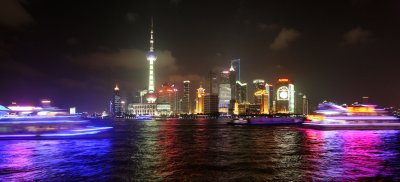 SHANGHAI NIGHT OUT - PUDONG AND THE PEARL TOWER ACROSS THE HUANGPU RIVER (24).JPG