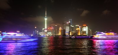 SHANGHAI NIGHT OUT - PUDONG AND THE PEARL TOWER ACROSS THE HUANGPU RIVER (25).JPG