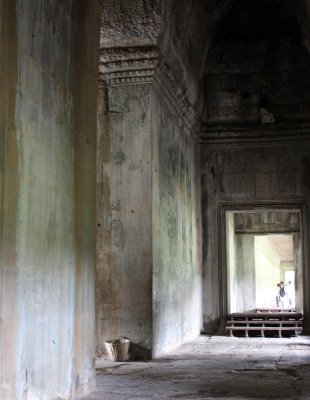 ANGKOR WAT CAMBODIA - JULY 2010 (10).JPG