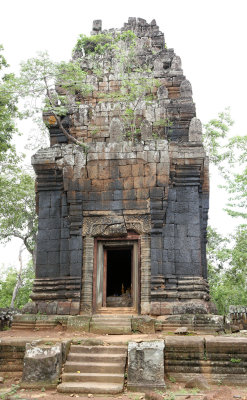 KOH KER TEMPLE - CAMBODIA - JULY 2010 (10).JPG