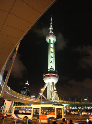 NIGHT OUT IN SHANGHAI - PEARL TOWER & BRAND MALL (139).JPG