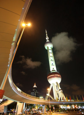 NIGHT OUT IN SHANGHAI - PEARL TOWER & BRAND MALL (146).JPG