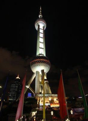 NIGHT OUT IN SHANGHAI - PEARL TOWER & BRAND MALL (16).JPG