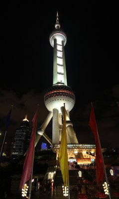 NIGHT OUT IN SHANGHAI - PEARL TOWER & BRAND MALL (24).JPG