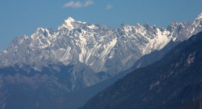 YUNNAN - JADE DRAGON SNOW MOUNTAIN AND SURROUNDING YUN LING MTN RANGES (2).JPG