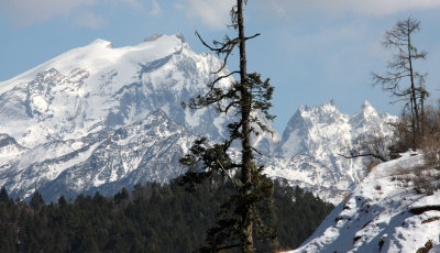 YUNNAN - JADE DRAGON SNOW MOUNTAIN AND SURROUNDING YUN LING MTN RANGES (49).JPG