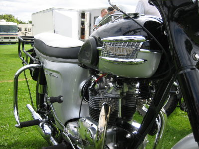 Triumph Speed Twin.