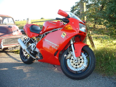 Ducati 900ss.