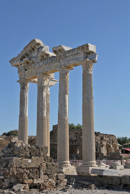 De pilaren van de tempel van Apollo