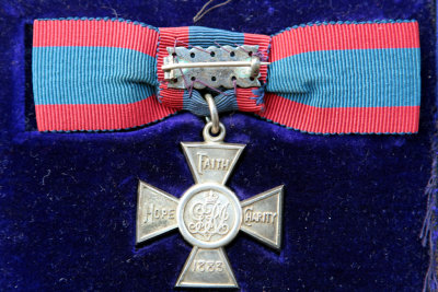 Associate Royal Red Cross Medal (obverse)