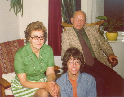 Anno, Geertje en Evert 28 Juli 1974.jpg
