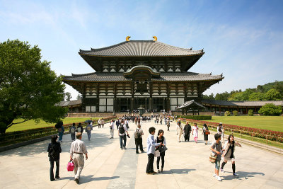Front of Tōdai-ji temple