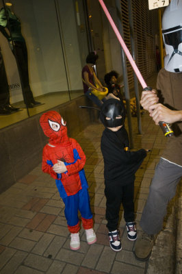 Hong Kong 香港 - Hallowe'en in LFK - 2 little superheroes