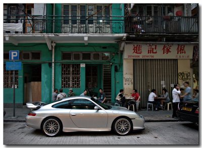 porsche, dai pai dong & the green building