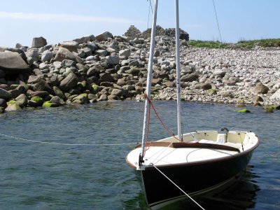 Boat in harbour.jpg