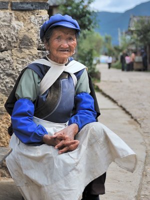 Naxi woman