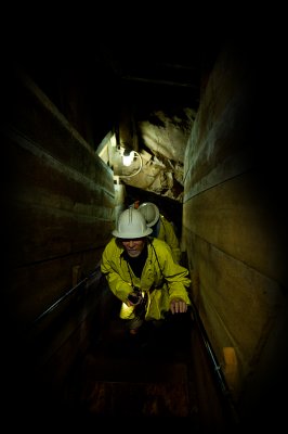 Inside the mine, walking underground !