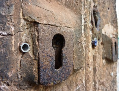 The way to unlock the wall...
