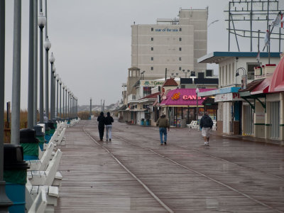 Crowded-Boardwalk