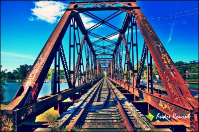 Train-Bridge-01-x.jpg
