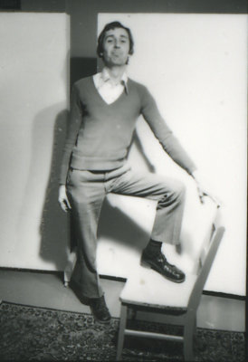 1978  - Reading with chair #3 - Toronto