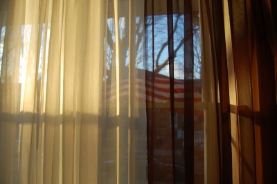 CurtainFlag_SoftGlow.JPG