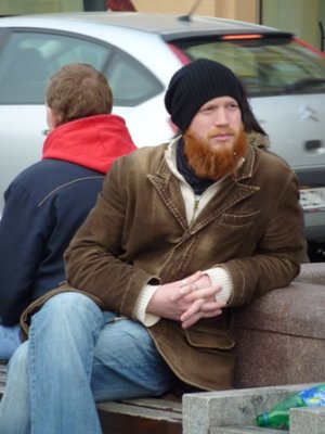 Barbe rousse tait l aussi