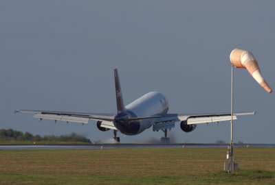 FedEx Landing at YOW