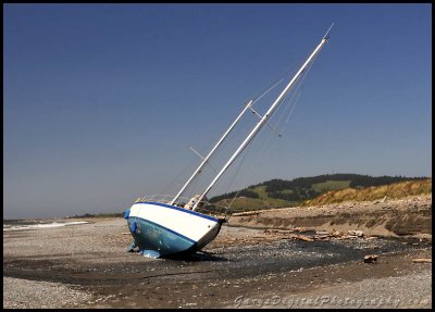 beached_sailboat02_9739.jpg