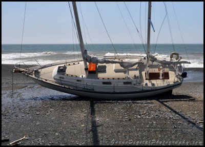 beached_sailboat12_9782.jpg
