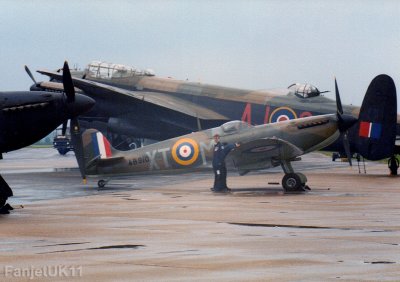 Supermarine Spitfire V     AB910