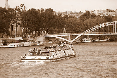 paris boat cruise