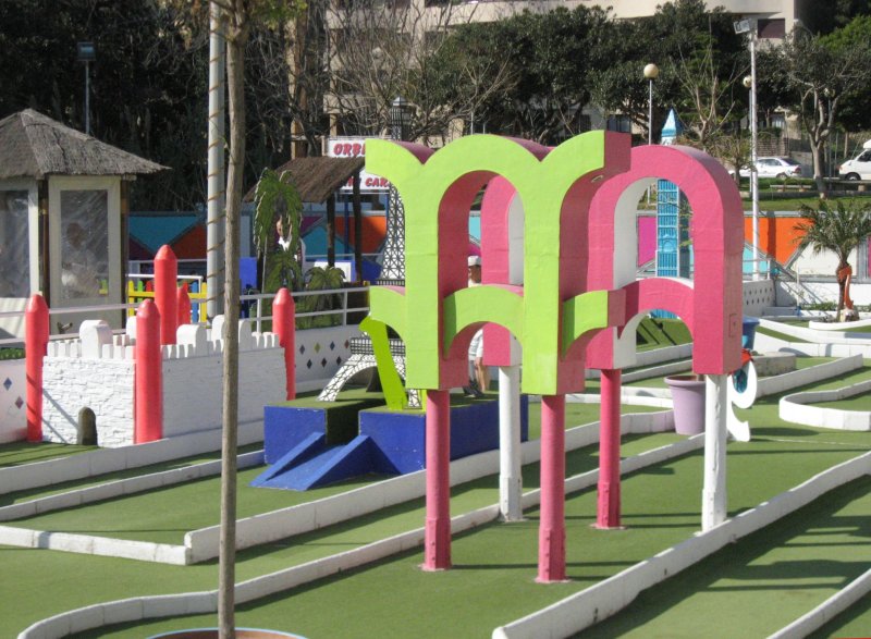 Mini Golf, general view