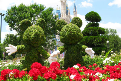 Minnie and Mickey topiary
