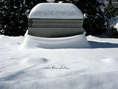The snow shows the tomb's inscription!