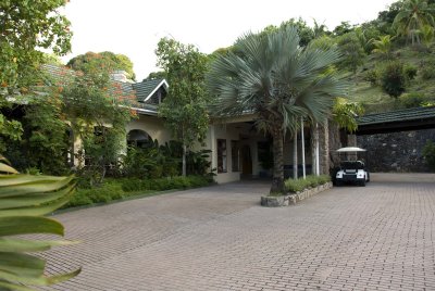1au Coco De Mer, Praslin.jpg