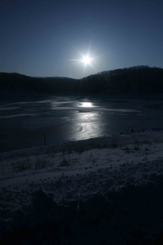 Lone-Elk-Park-night-lake