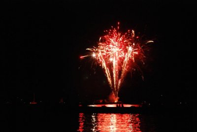Canada Day 2010 Fireworks at Bronte Harbour Oakville -07.JPG