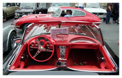 Chevrolet Corvette C1 &  Jaguar E-Type Series 1