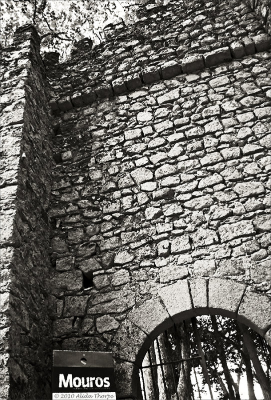 entrance Castelo Mouros