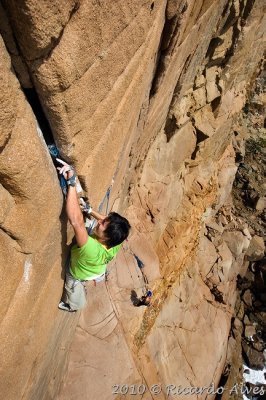 Rock-climbing in Cabo da Roca - Portugal