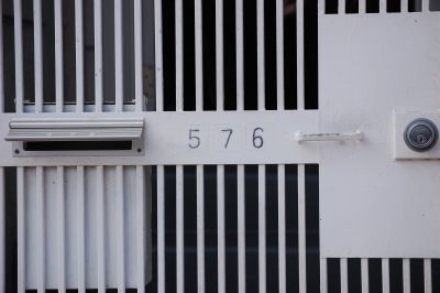 576