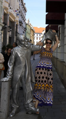 Me with the statue of Schoener Naci (Beautiful Ignaz)