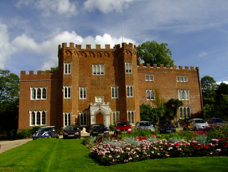 Hertford  Castle / 6