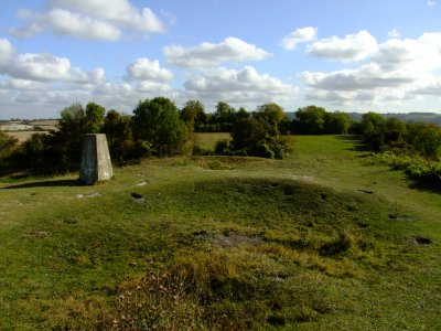 Totternhoe  Castle / 3