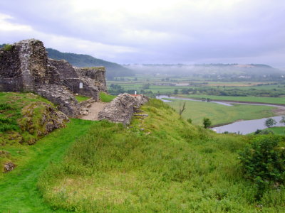 Castell  Dryslwyn   inner  gatehouse..