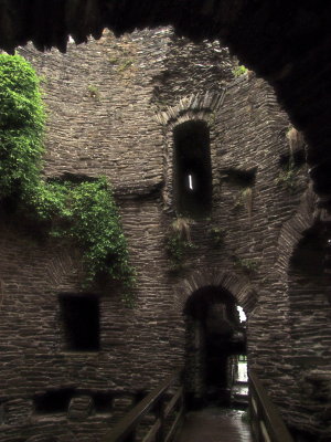 Cilgerran  Castle / 1