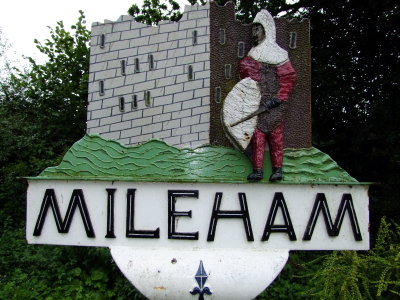 Mileham  village  sign , depicting  the  castle.